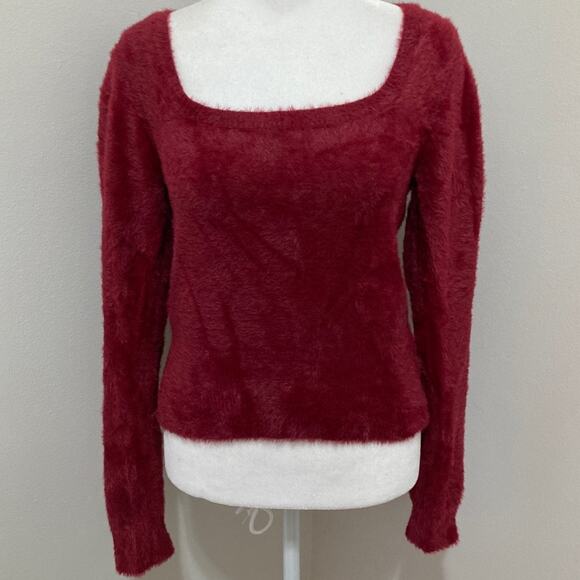 new ASTR The Label Cherry Red Fuzzy Sweater size M Square neck - Picture 8 of 8
